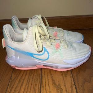 Men’s Basketball Shoes - Nike Size 10.5